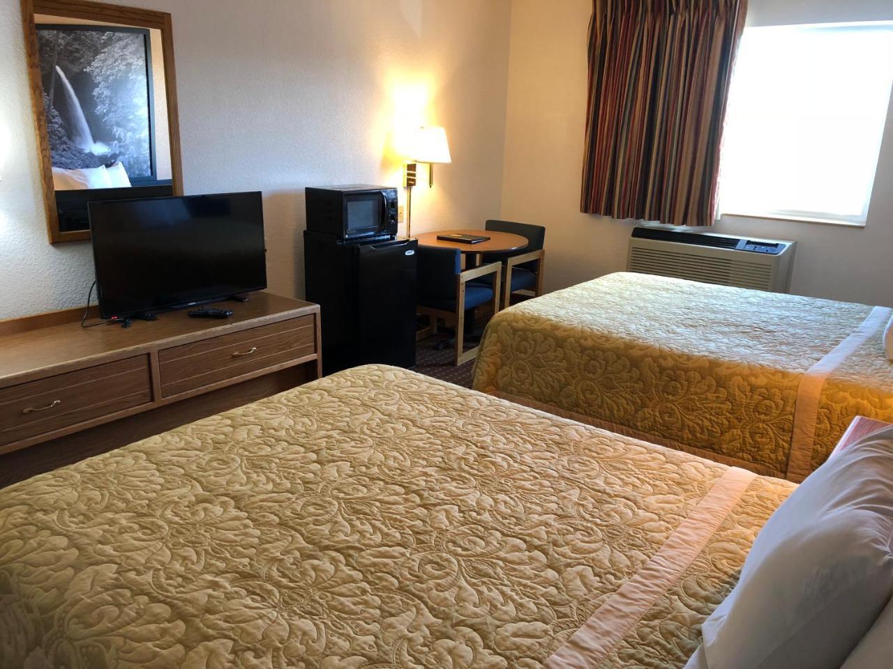 ซูเปอร์ 8 บาย วินด์แฮม เดอะ ดัลลัส ออริกอน Hotel เดอะดัลเลส ภายนอก รูปภาพ